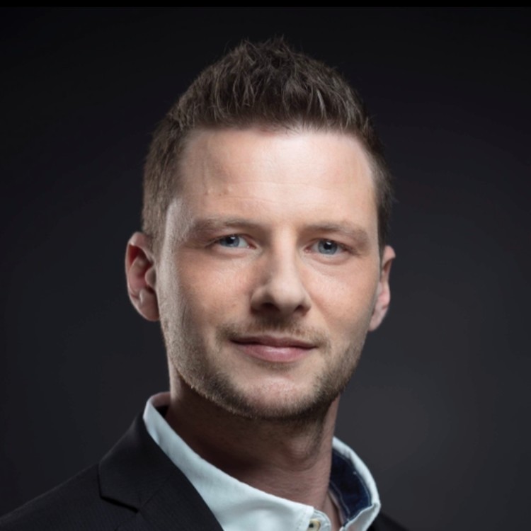 Kai Saßmannshausen - Founder & Developer at Mystic Forge Studios, 20+ years MMO development experience